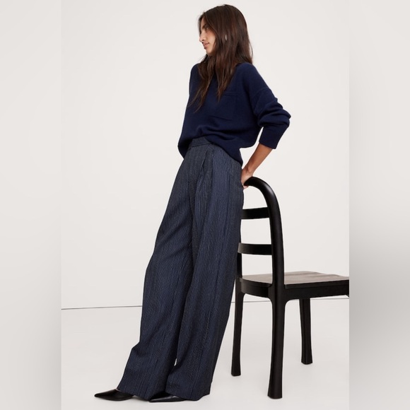 BANANA REPUBLIC RELAXED WIDE-LEG ITALIAN WOOL PANT - Picture 9 of 12